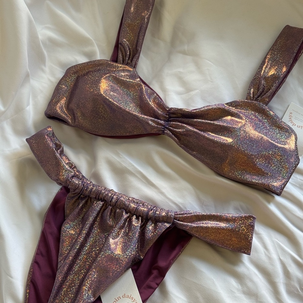 NWT Dippin’ Daisy’s Iridescent Holographic Purple Shimmer Bikini Set – Size XL - Picture 1 of 11